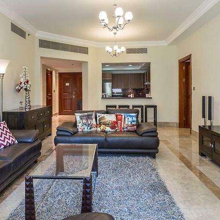 Beachfront Two Bedrooms On Palm Jumeirah By Deluxe Holiday Homes Дубай Екстериор снимка