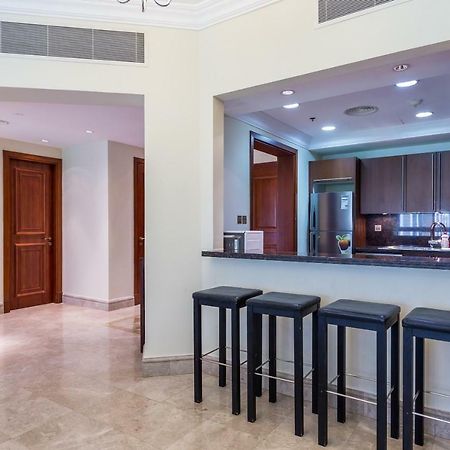 Beachfront Two Bedrooms On Palm Jumeirah By Deluxe Holiday Homes Дубай Екстериор снимка