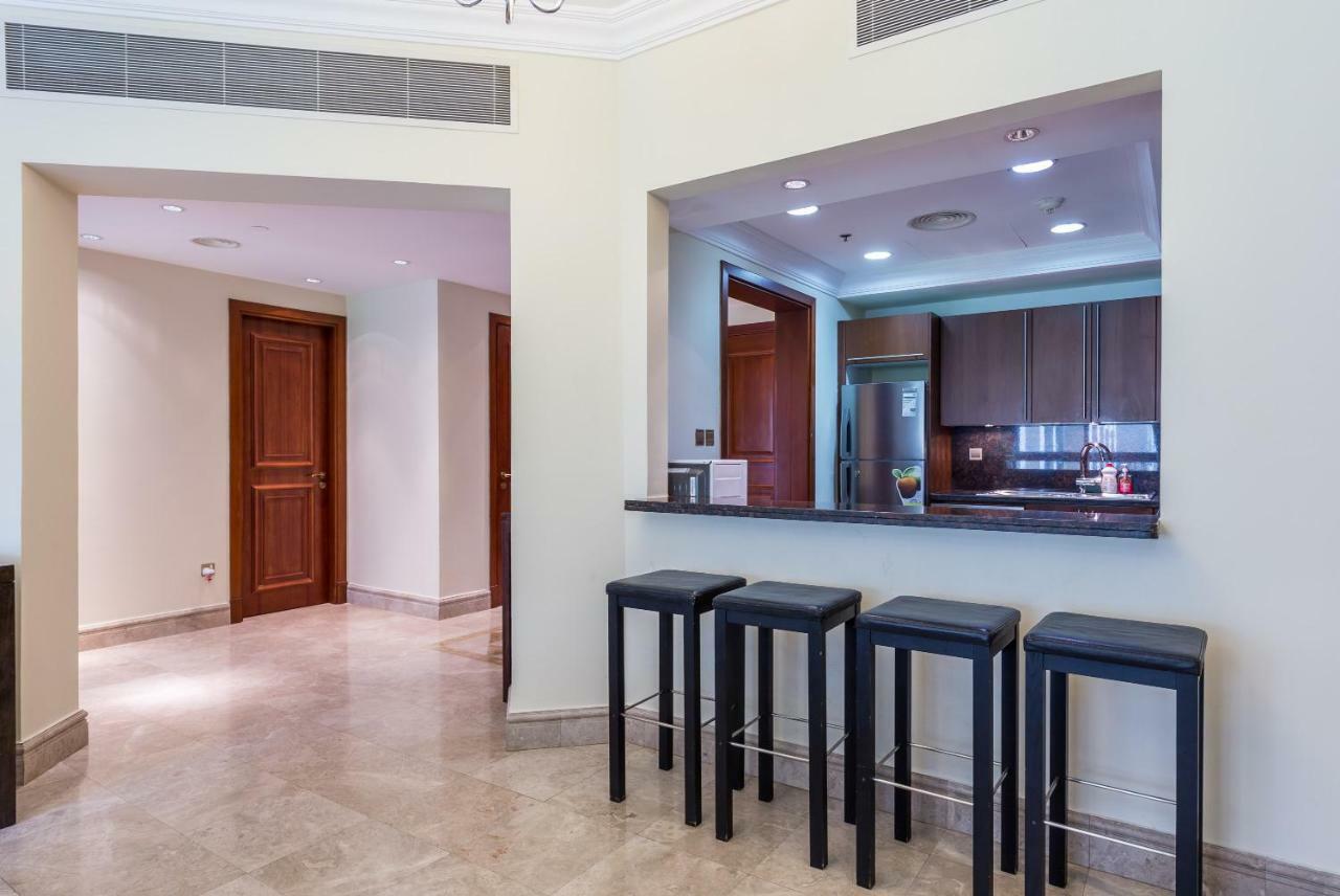 Beachfront Two Bedrooms On Palm Jumeirah By Deluxe Holiday Homes Дубай Екстериор снимка