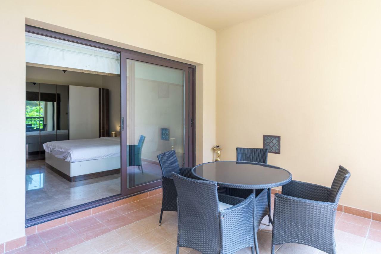 Beachfront Two Bedrooms On Palm Jumeirah By Deluxe Holiday Homes Дубай Екстериор снимка
